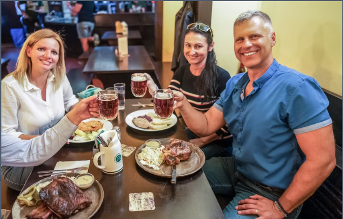 Prague 6-Hour tour with river boat cruise and lunch - Image 3